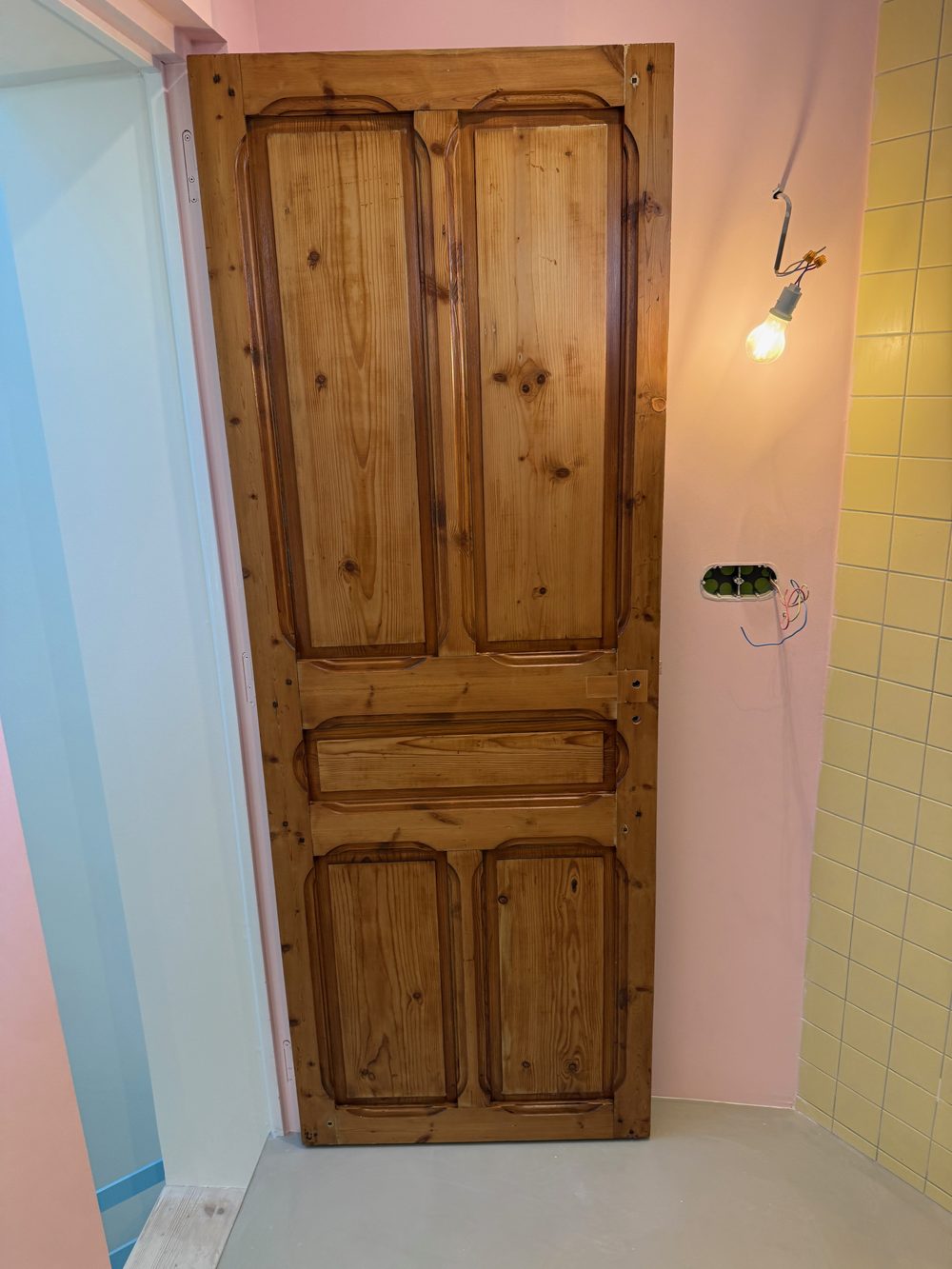 Porte vernis après rénovation