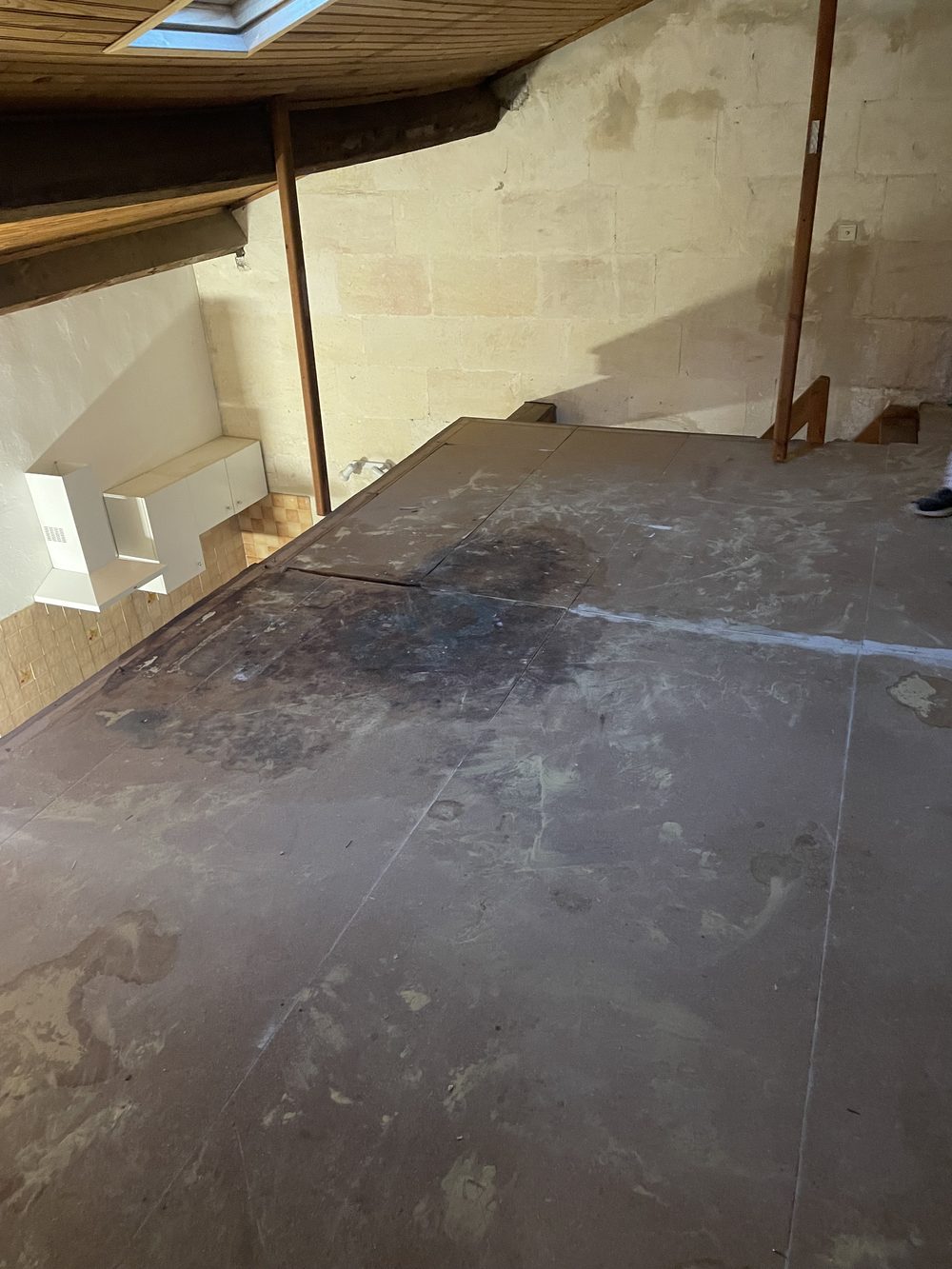 Remplacement dalles plancher suite dégât des eaux