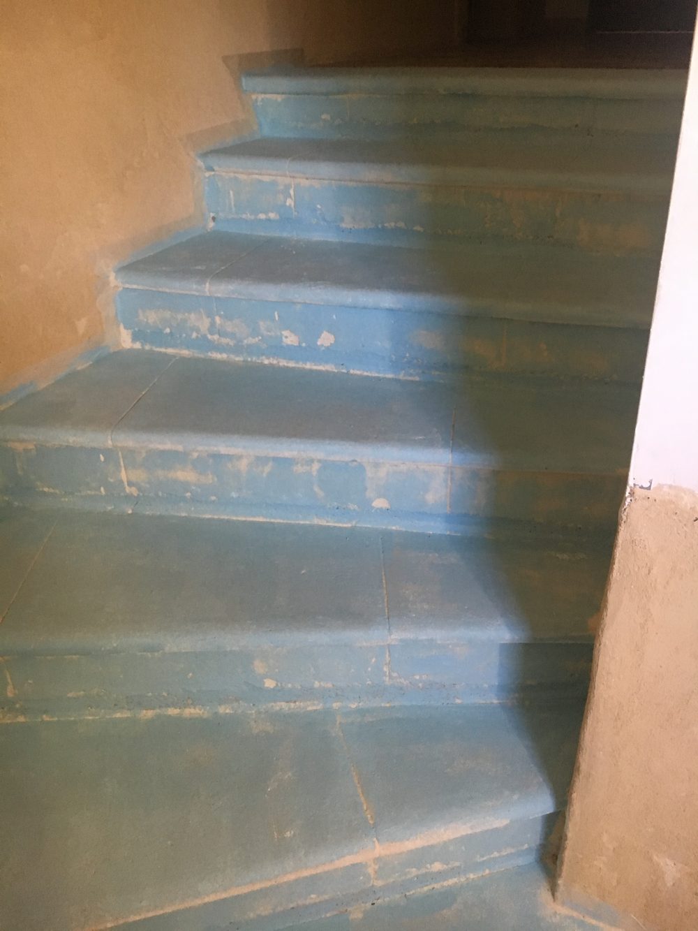 Application primaire avant béton ciré