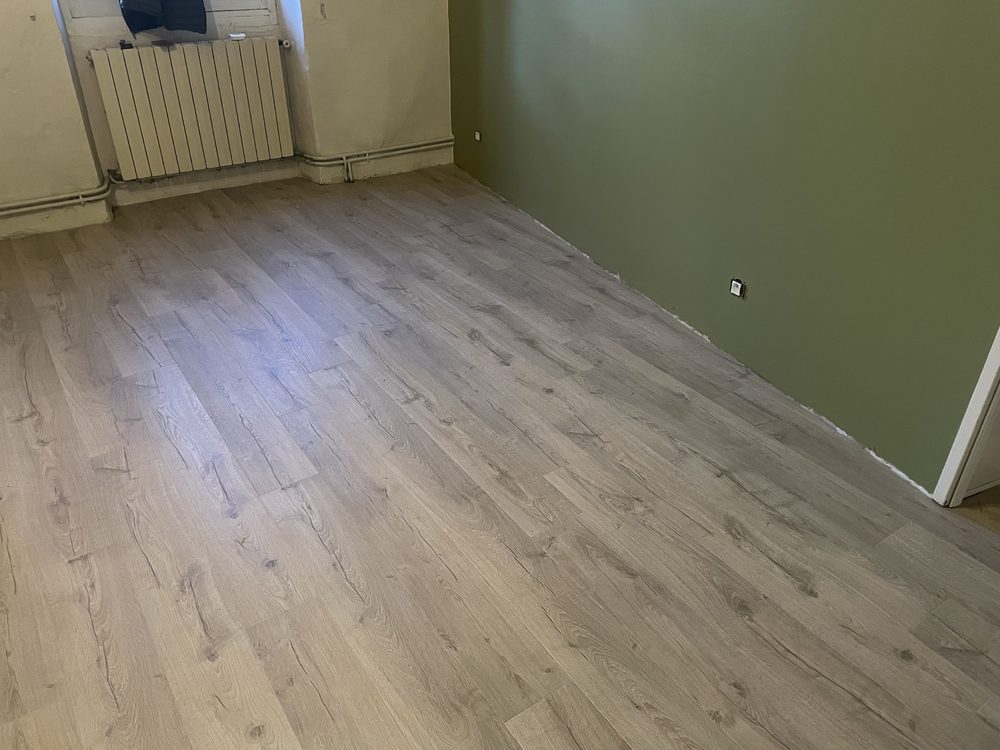 Parquet flottant stratifié
